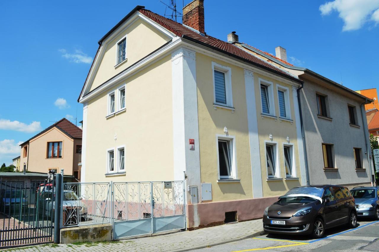 Apartman U Maleho Jezu Ceske Budejovice Exteriör bild
